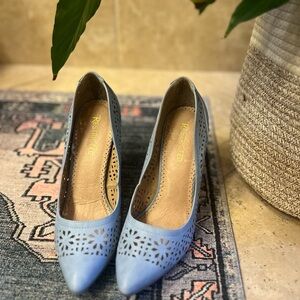 Light Blue Cutout Pump